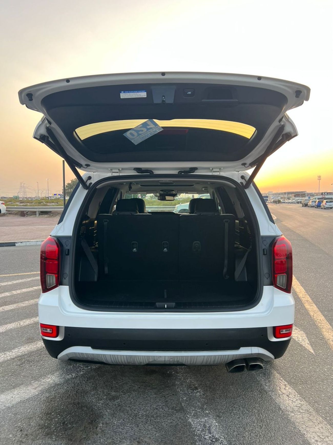 Hyundai Palisade 2021 Hyundai Palisade Sel - 3.8L V6 - Auto Trunk - Leather & Electric Seat - Key Engine Start Option