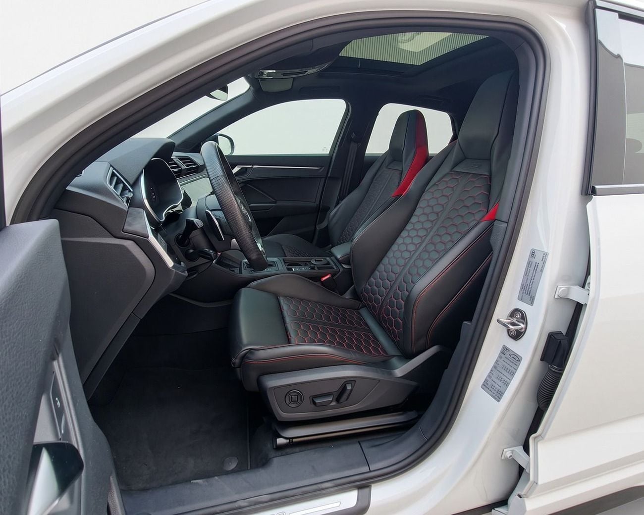 أودي RSQ3 STD l GCC Specs | 2 Keys | AED 3,721 /- Monthly