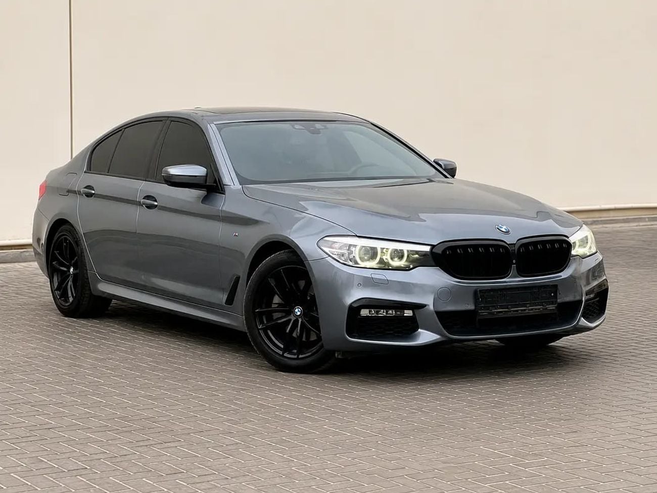 BMW 520i 1,183 P.M | 520i M Sport | GCC Specs | Pristine Condition