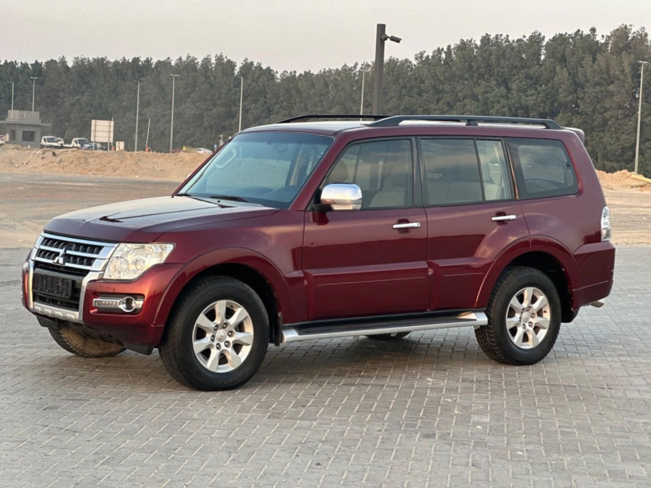 Mitsubishi Pajero Std 3.5L MODEL 2017 GCC CAR PERFECT CONDITION INSIDE AND OUT SIDE