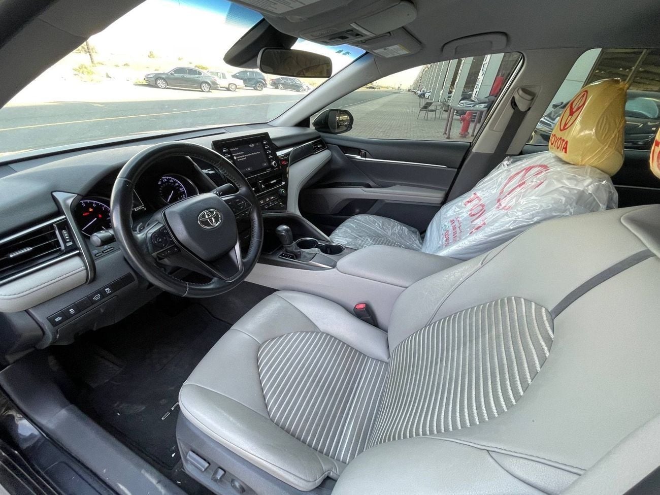 Toyota Camry SE 2.5L (204 HP) RADAR / LINE ASSIST / BLIND SPOTS / RIMS /  LEATHER / CLEAN AND NEAT