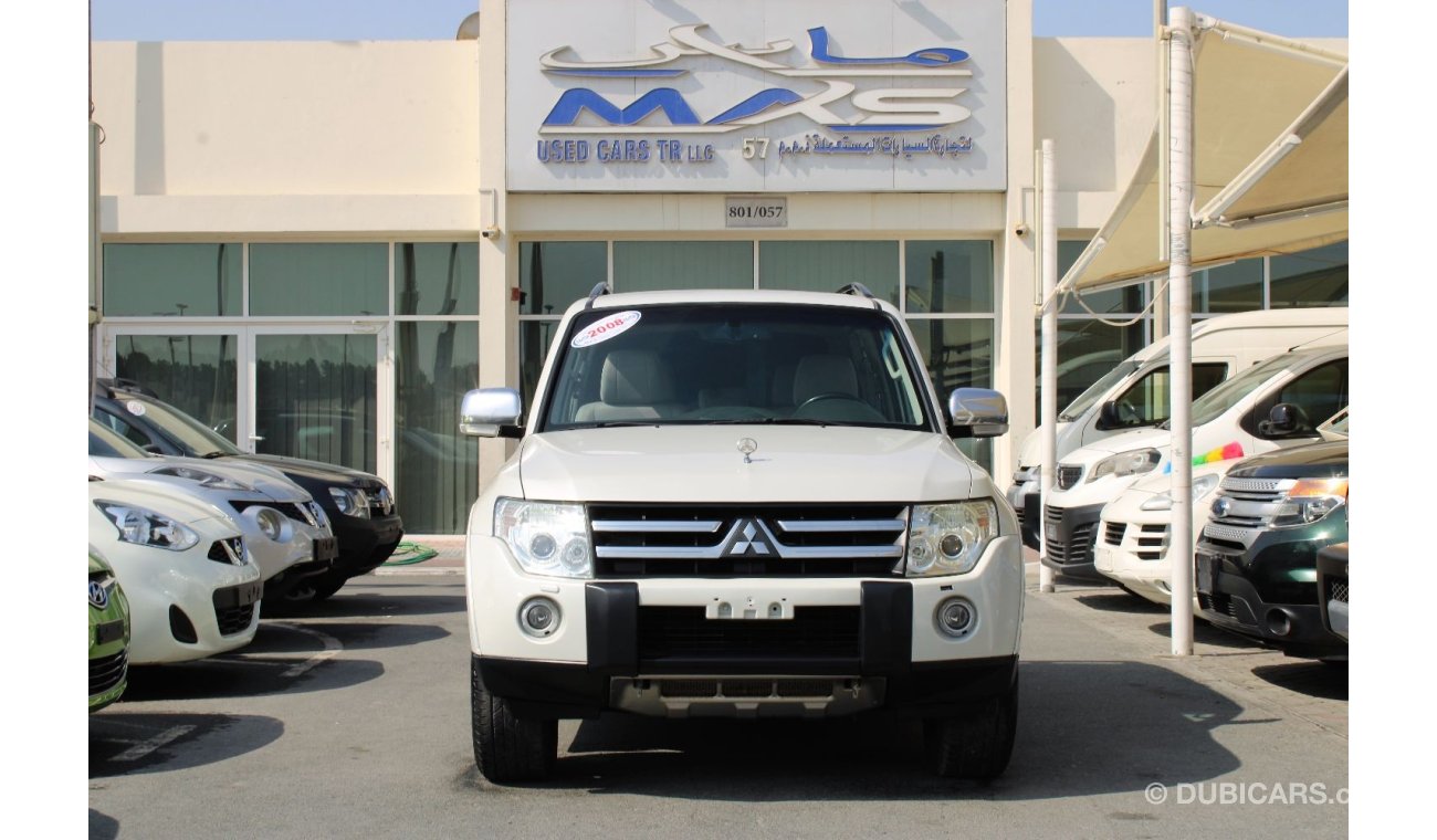 Mitsubishi Pajero ACCIDENTS FREE - GCC - COUPE - CAR IS IN PERFECT CONDITION INSIDE OUT