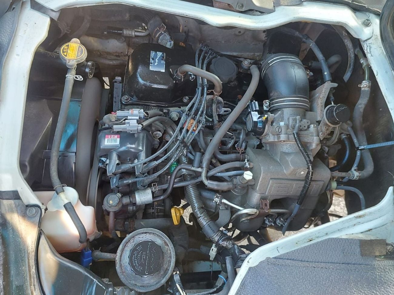 تويوتا هاياس TOYOTA HIACE VAN RHD 2004 MODEL 2.4 L PETROL MANUAL(PM13814)