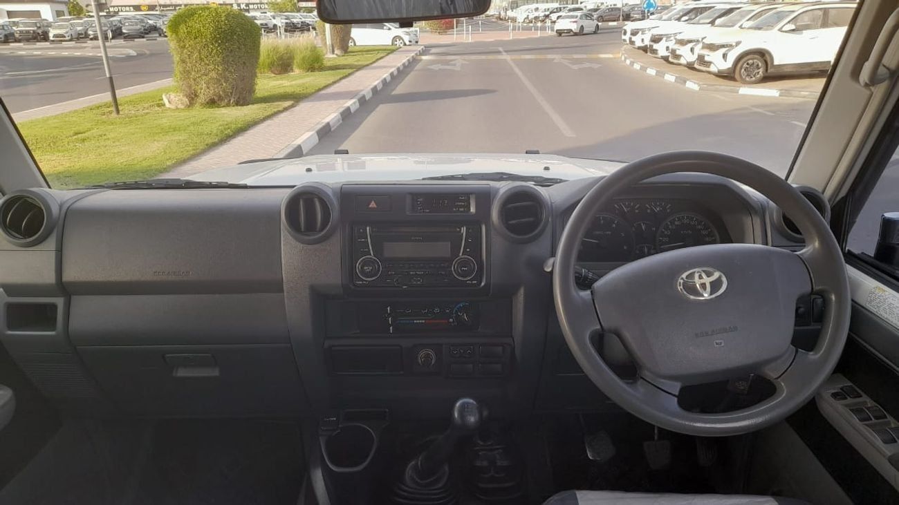 Toyota Land Cruiser Pick Up Pick up dual cab 4.5 V8 1VD diesel manual low kms Right-Hand drive