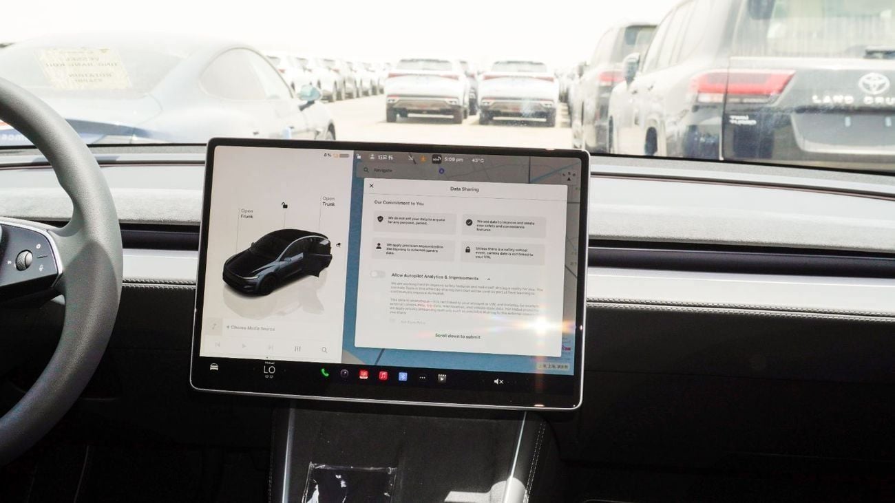 Tesla Model Y Real-Wheel Drive || Standard Range ( 593 KM ) || Brand New