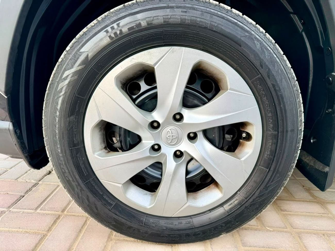 Toyota RAV4 2020 Toyota RAV4 LE 4x4 / AWD – Black   Mileage: 80,049  Engine: 2.5L 4-Cylinder Gasoline Horsepower