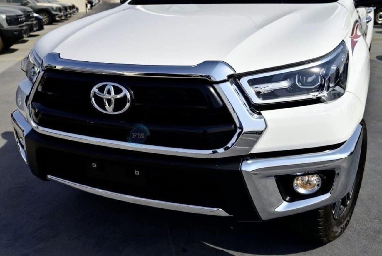 Toyota Hilux DC SR5 2.7L Petrol 4WD Manual Transmission