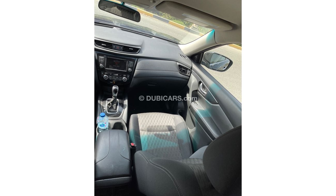 Nissan Rogue Nissan Rogue   (USA _ SPEC) - 2018 - VERY GOOD CONDITION