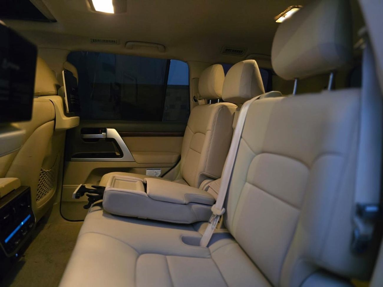 Toyota Land Cruiser GXR 4.6L