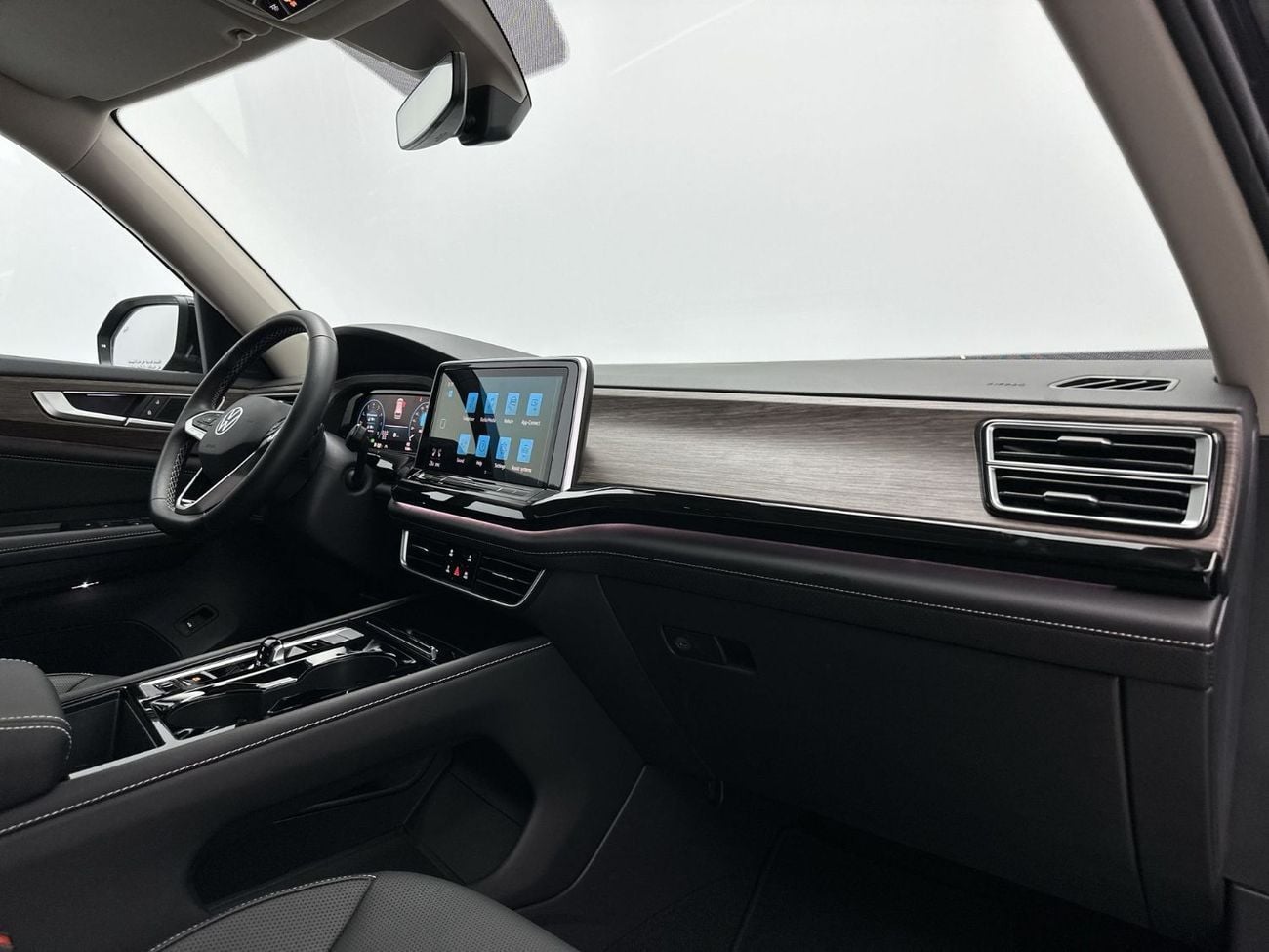 فولكس واجن تيرامونت Comfortline 3.6L (Ref#53848) / 34,100 AED SAVINGS from New Car