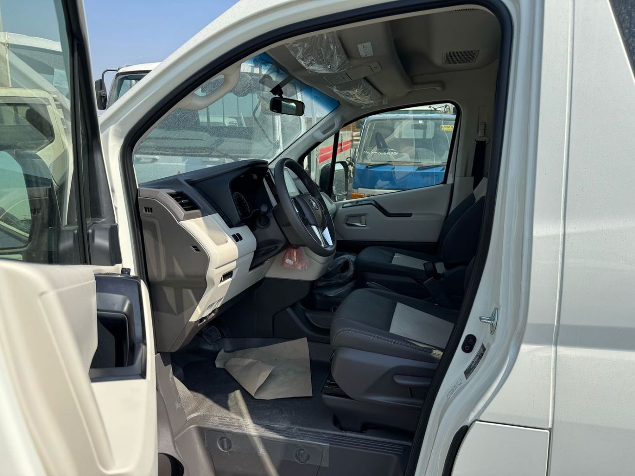 Toyota Hiace ECTARC001- 2026 Toyota Hiace Hrf Pass Van - 3.5L Petrol Auto - GL