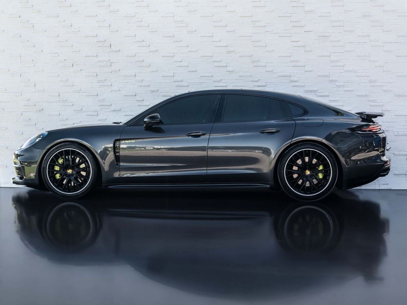 بورش باناميرا 4 E-HYBRID Porsche Panamera 4 E-Hybrid 2018