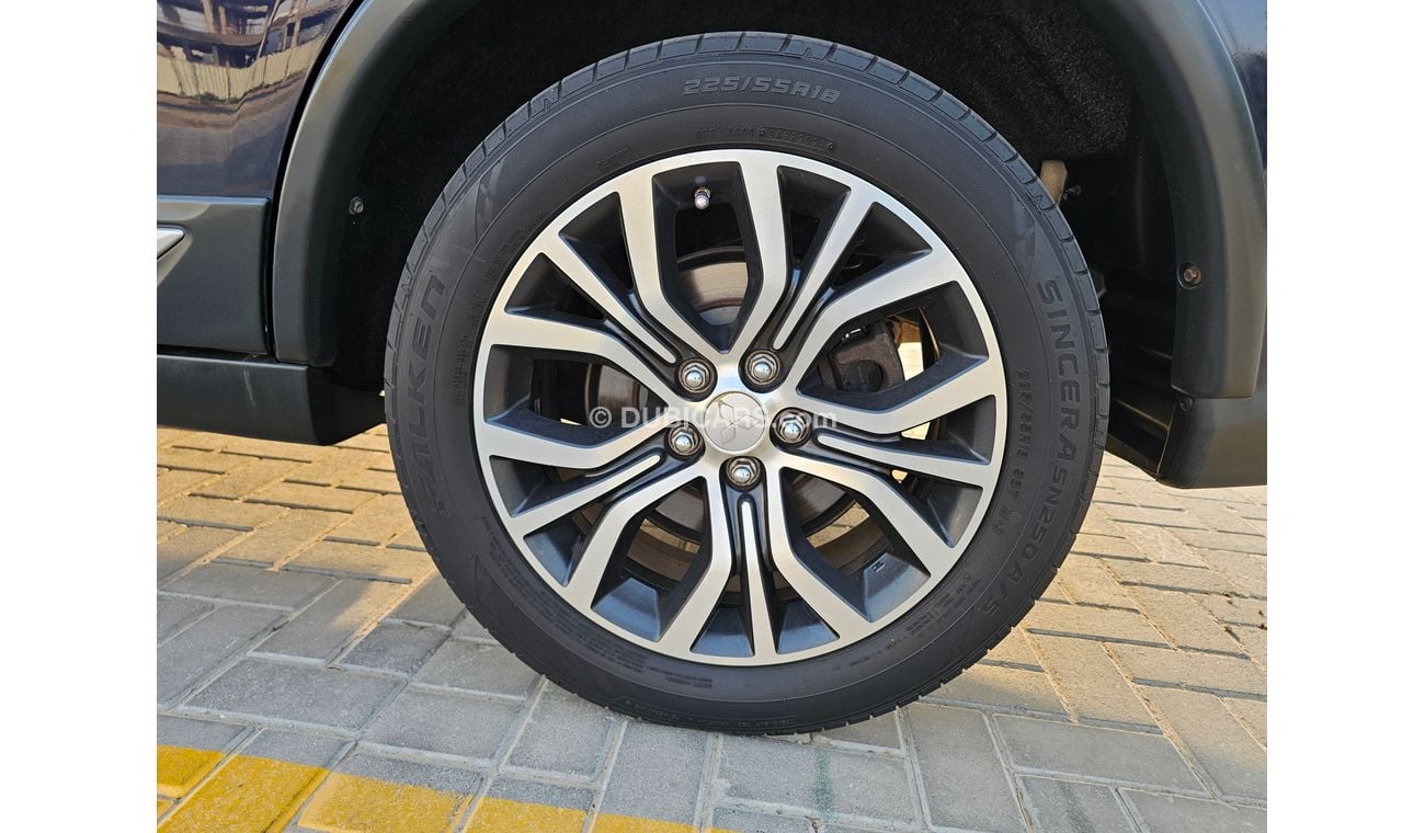 ميتسوبيشي آوتلاندر Full Option | Sunroof | Original Airbags | 7 Seats