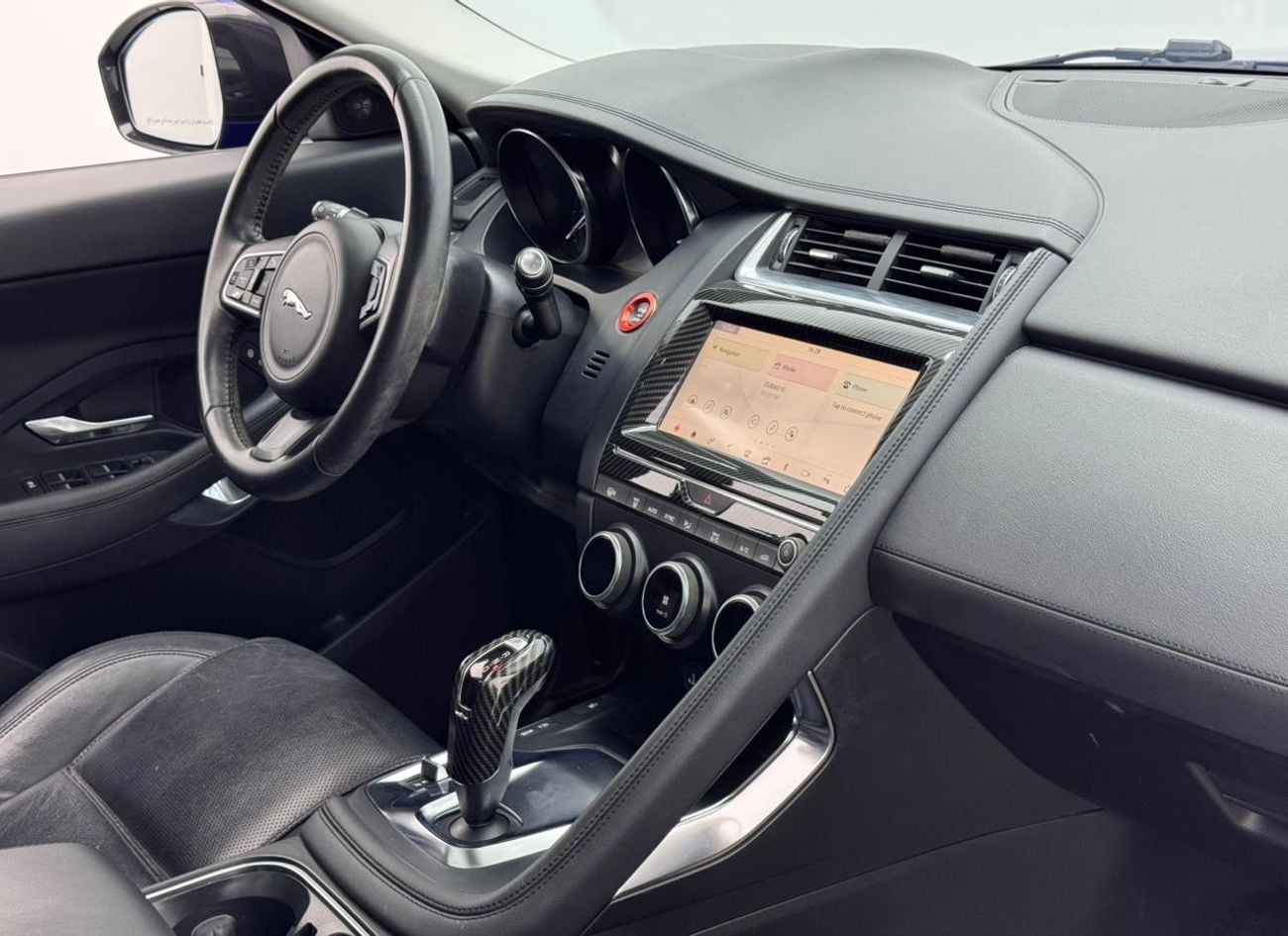 جاكوار E Pace 2019 Jaguar E-Pace P200 S, Jaguar Service History, 1 Year Warranty, Excellent Condition, GCC