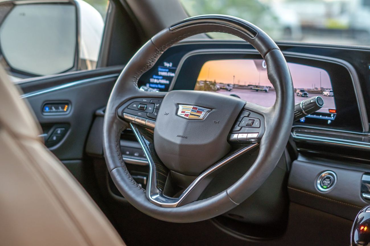 Cadillac Escalade Premium Luxury Platinum 6.2L 4WD