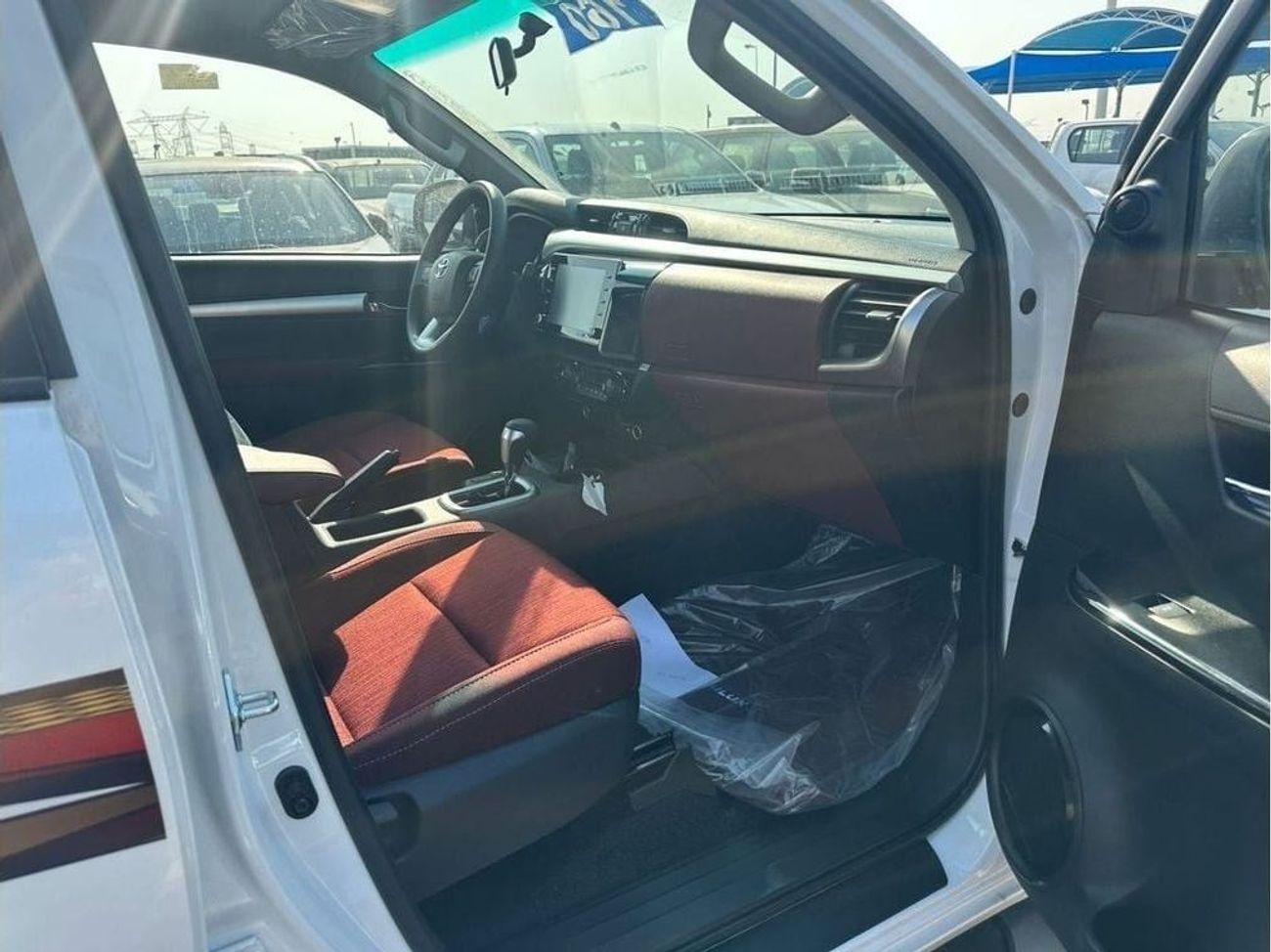 Toyota Hilux TOYOTA HILUX 2.7 AT FULL OPTION WITH PUSH START WHITE OMAN SPEC 2025