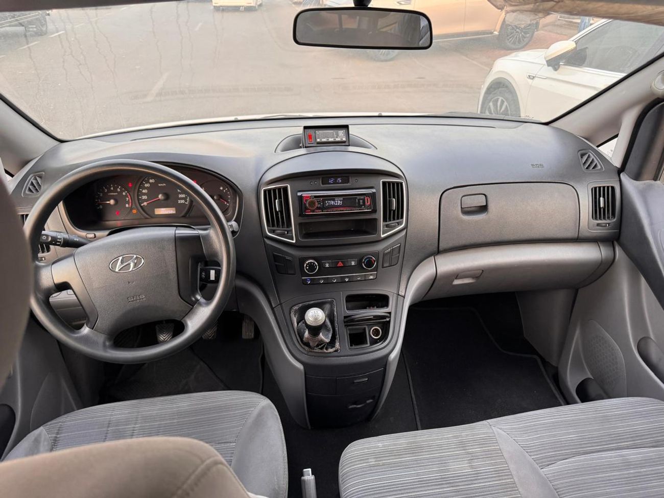 Hyundai H-1 T Q MT 6P  2.4L VAN RWD