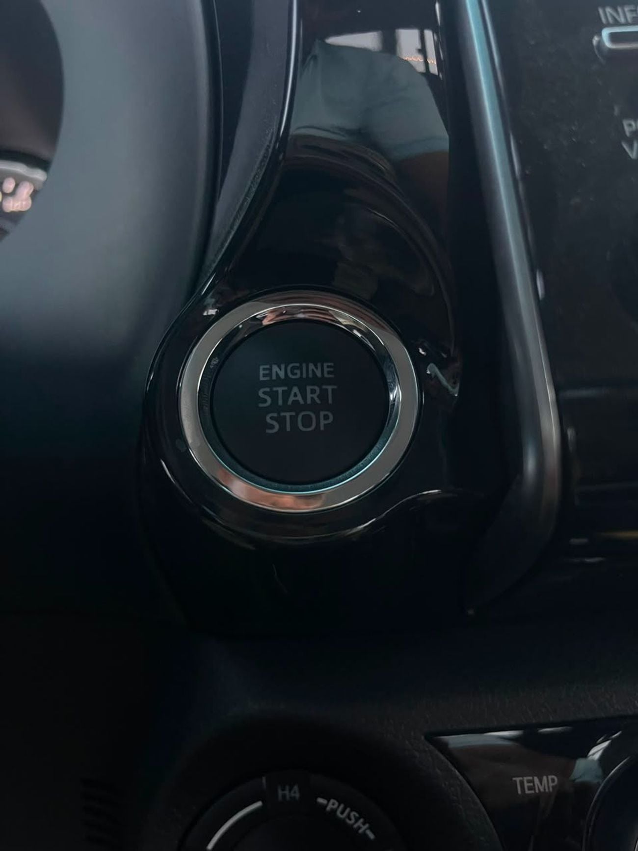 Toyota Hilux SR5 (NON GCC)