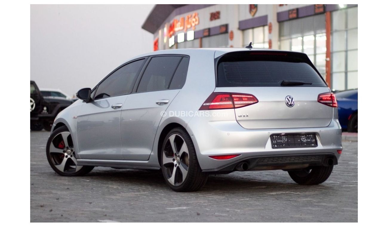 Volkswagen Golf GTI