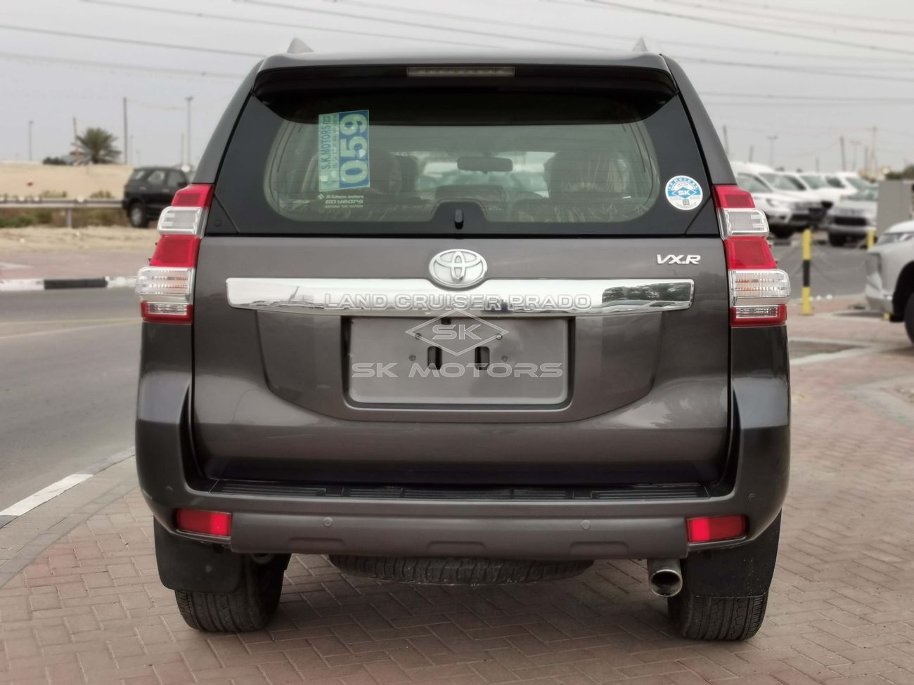 تويوتا برادو VXR, 2.7L Petrol, Alloy Rims, Leather Seats, DVD, Rear Camera, Sunroof, Rear A/C (LOT #215)