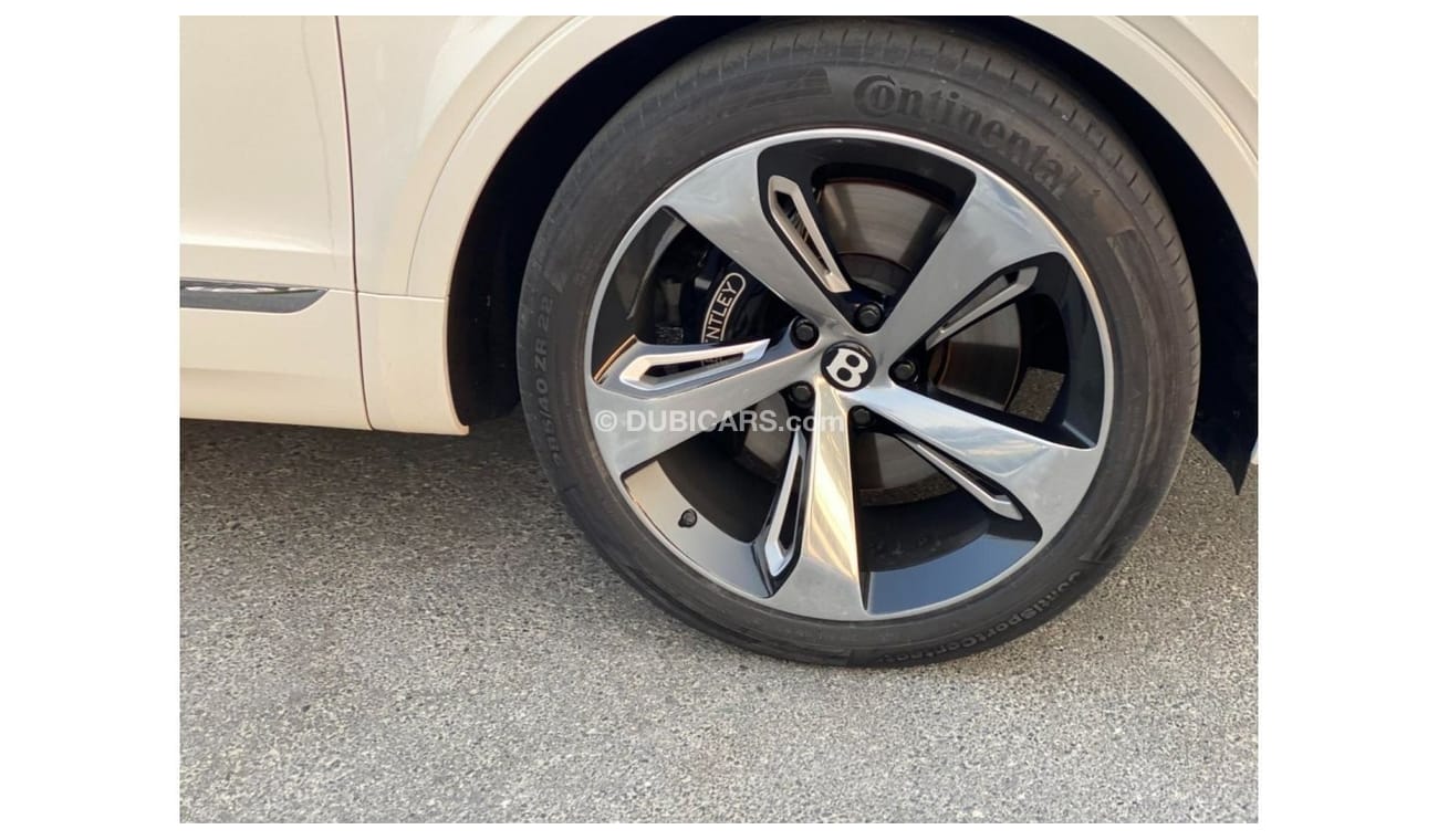 بنتلي بينتايجا سيجناتشر