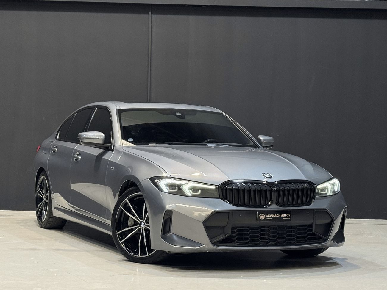 BMW 330i M SPORT