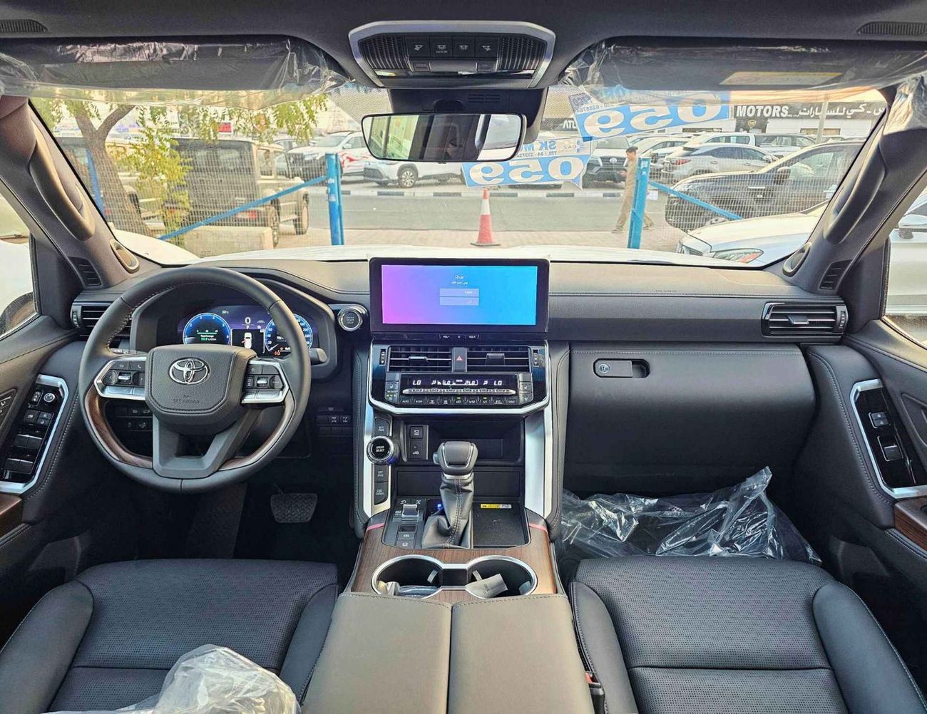 تويوتا لاند كروزر VX LC300 /4.0L PETROL /RADAR / MEMORY SEATS / BIG DVD /JBL SPEAKERS / REAR ENTERTAINMENT DVD (CODE#L