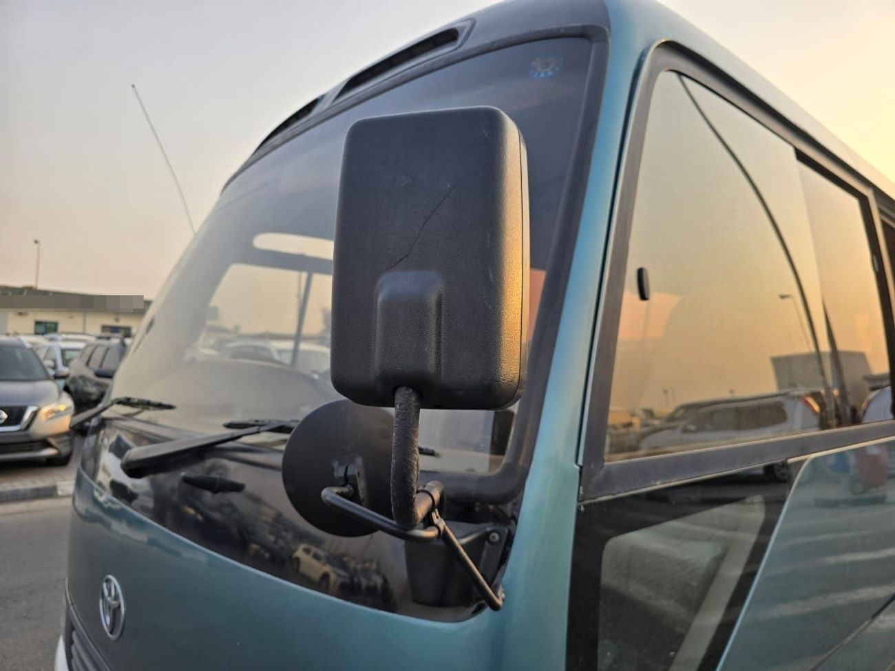 Toyota Coaster TOYOTA COASTER BUS RHD 1998 MODEL 4.2 L DIESEL AUTOMATIC(PM04963)