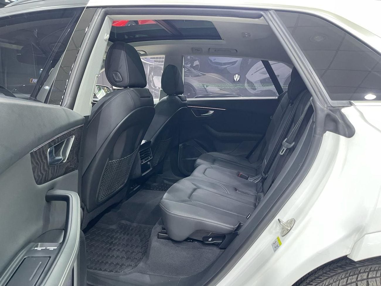 Audi Q8 55 TFSI quattro (340 HP)