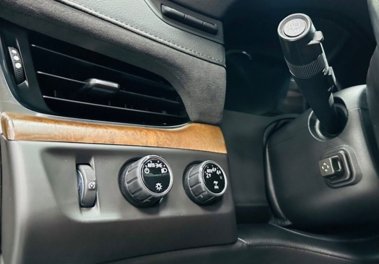 Cadillac Escalade Premium Luxury GCC .. Original Paint .. FSH .. Perfect Condition .. 6,2L