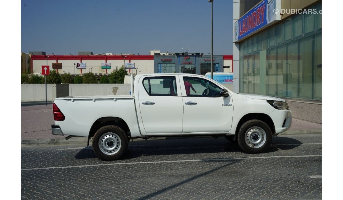 Toyota Hilux 2.4 DIESEL MODEL 2023 GCC FOR EXPORT ( POWER WINDOWS )