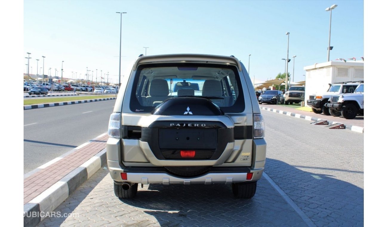 Mitsubishi Pajero GLS Mid ACCIDENTS FREE - GCC - PERFECT CONDITION INSIDE OUT - MID OPTION