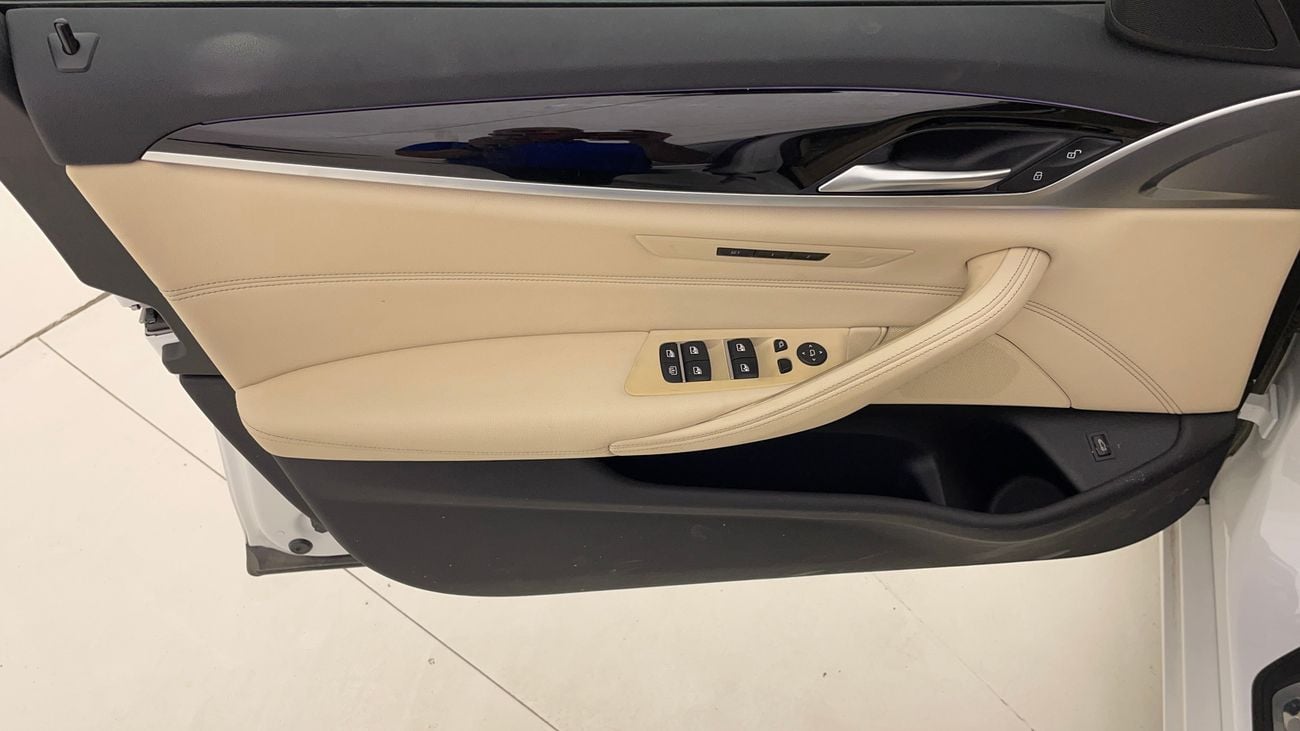 بي أم دبليو 520i JOY EDITION 2 | بدون دفعة مقدمة | اختبار القيادة في المنزل