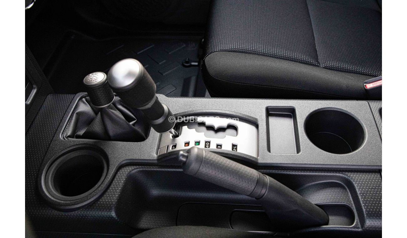 تويوتا إف جي كروزر 2022 Toyota FJ Cruiser 4.0L AT GXR | Export Only