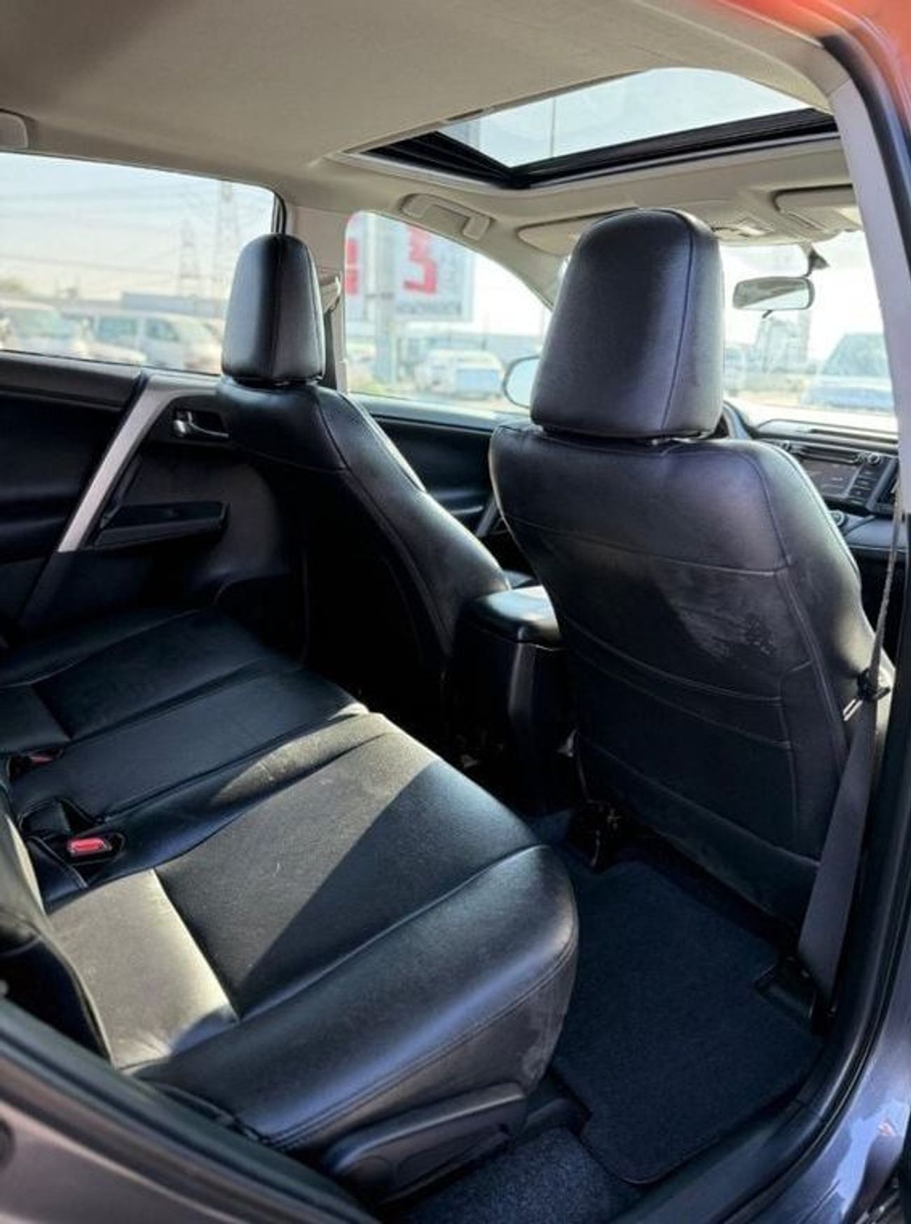 تويوتا راف ٤ TOYOTA RAV4 XLE Full Option