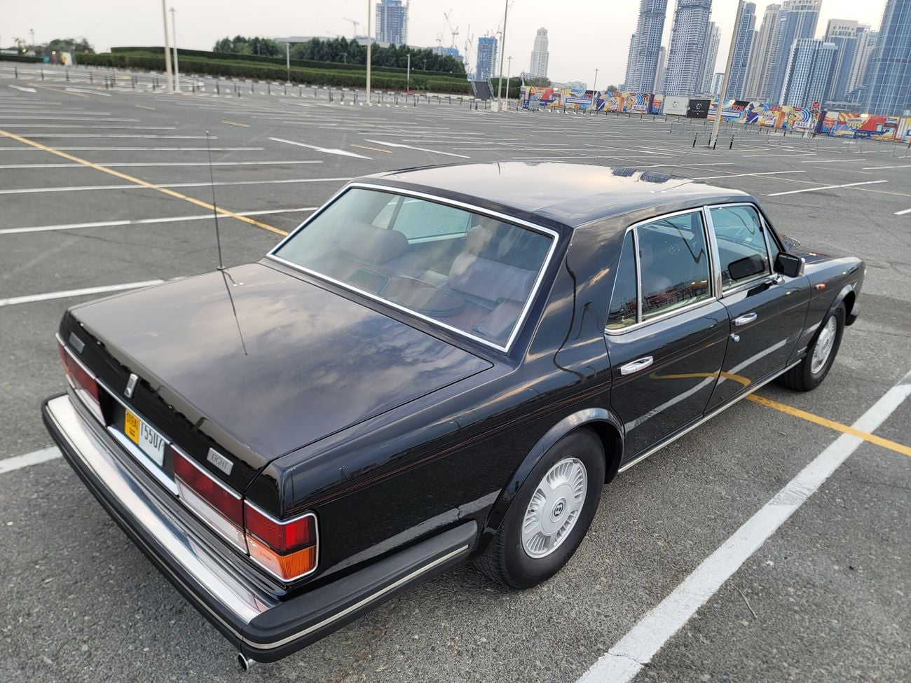 بنتلي إيت 4 door