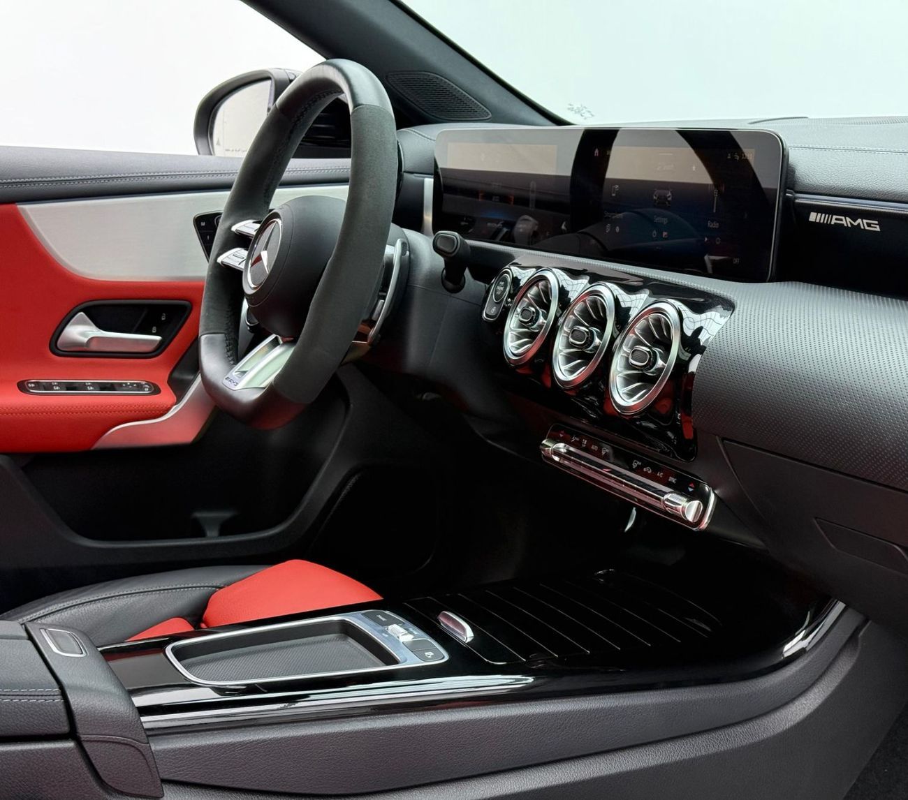 Mercedes-Benz A 35 AMG 4MATIC Hatchback 2024 Mercedes-Benz A35 AMG,09/2025 EMC Agency Warranty,Full Service History,GCC