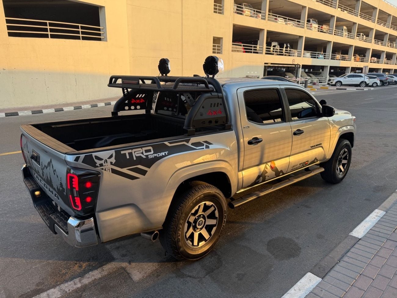 Toyota Tacoma SR5 (NON GCC) 2019 TRD SPORT 2.7 MID OPTION USA SPEC
