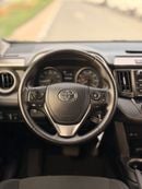 Toyota RAV4 XLE 2.5L / Sunroof, 4WD Full option