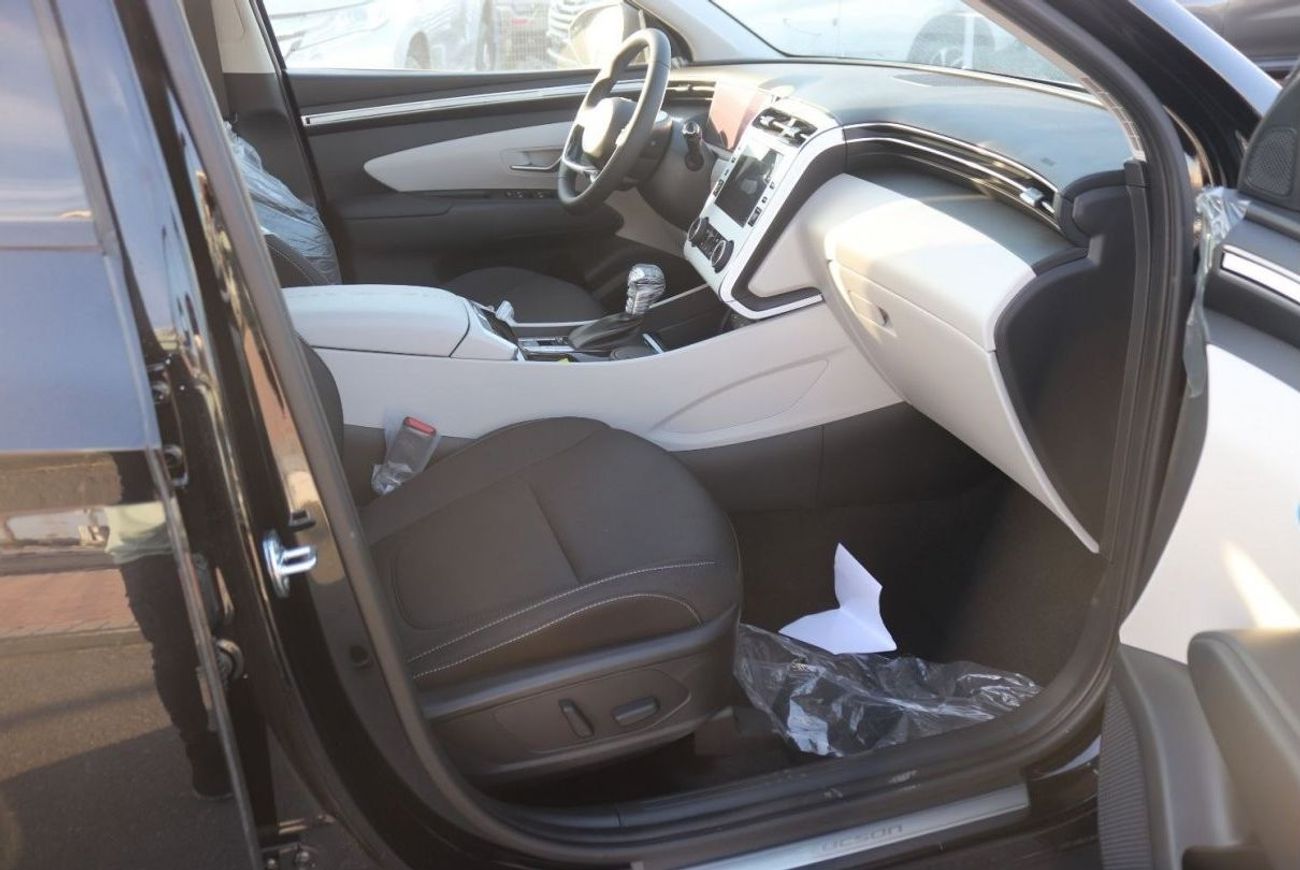 Hyundai Tucson 2.0L, DIGITAL ODO METER, ELECTRIC BACK DOOR, WIRELESS CHARGER, 2 ELECTRIC SEAT, KEYLESS ENTRY, PUSH