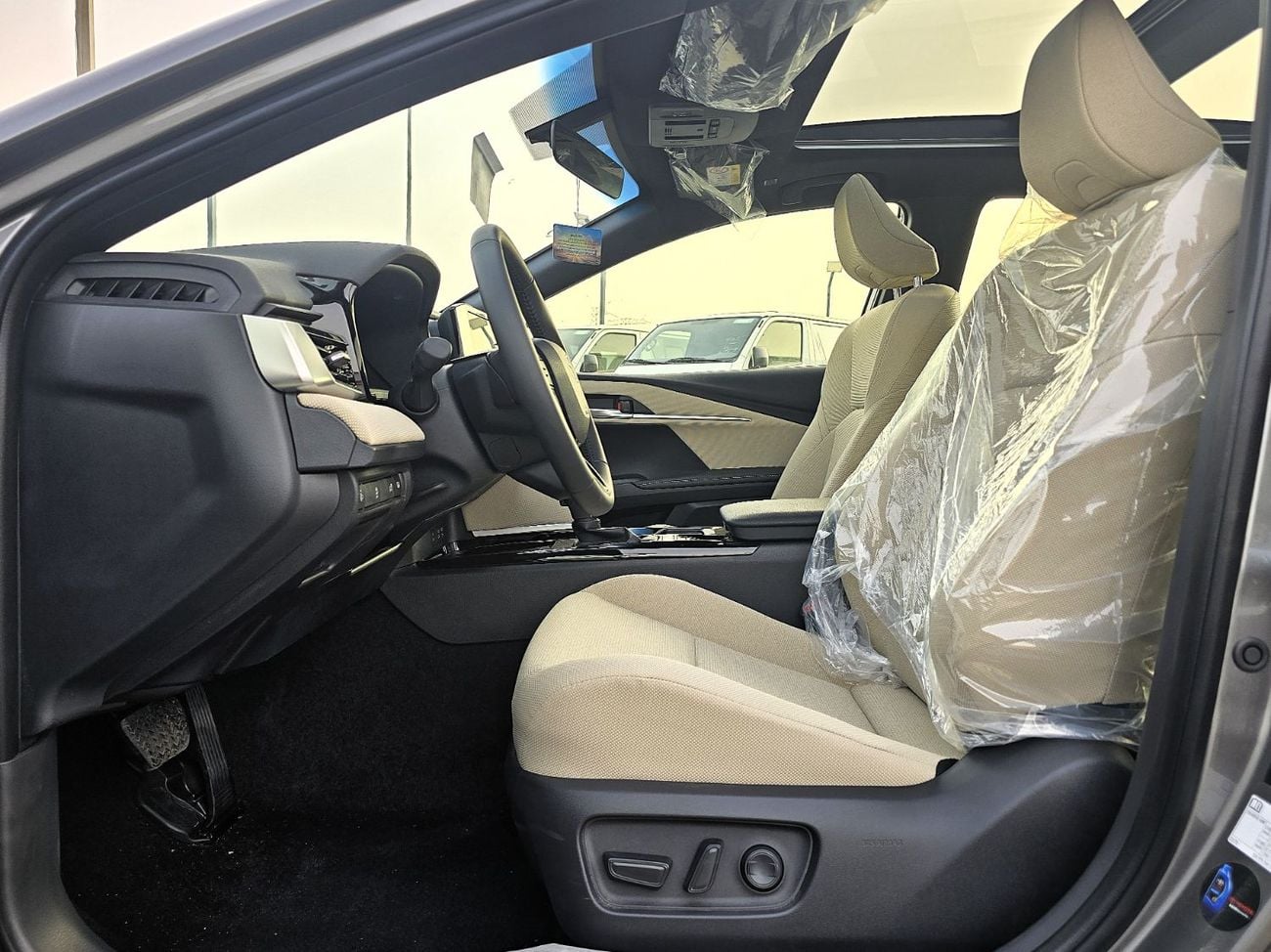 Toyota Camry Toyota Camry LE 2.5L Hybrid A/T FWD Sedan GCC Silver color 2026 model