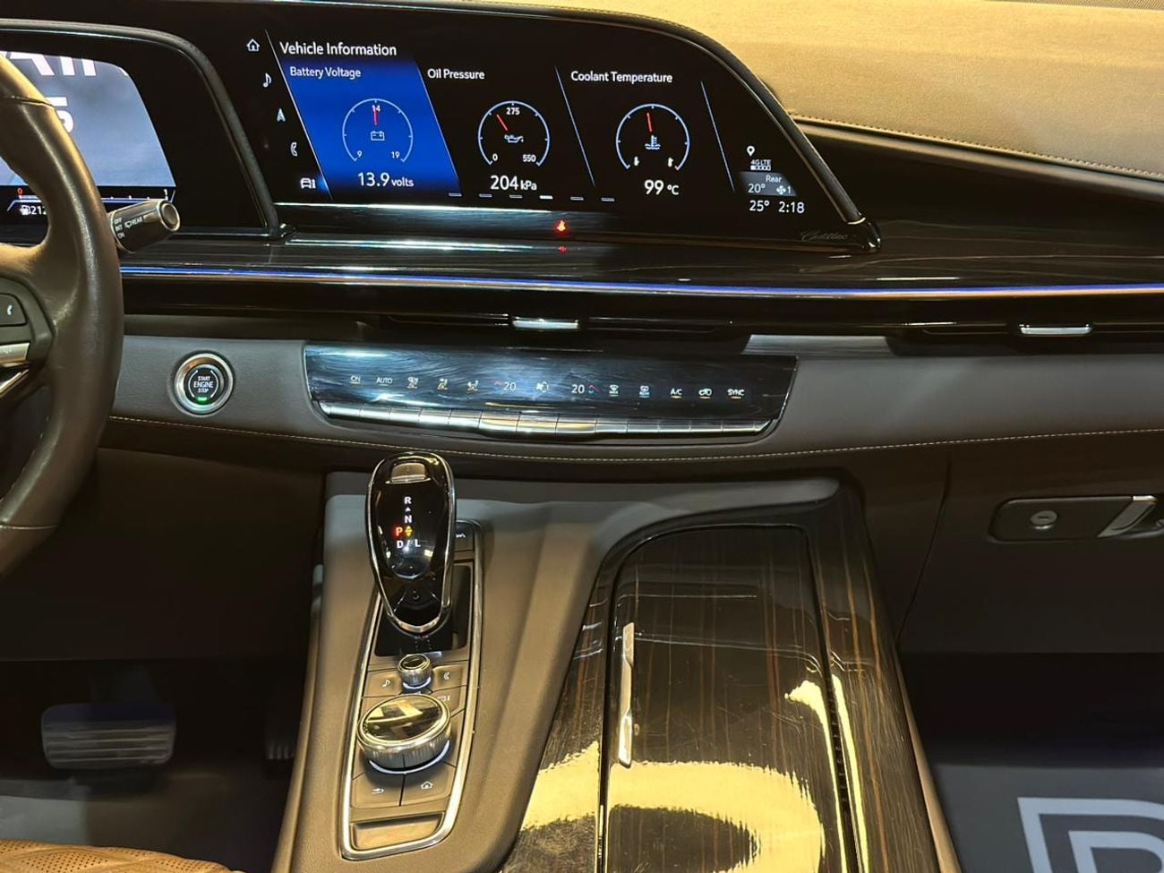 كاديلاك إسكالاد Sport Platinum 6.2L 4WD