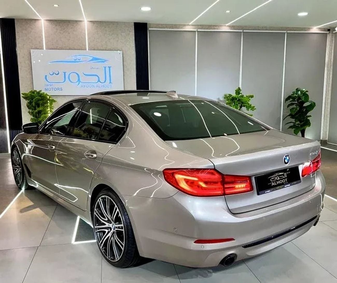 BMW 530i M Sport 2.0L LOVELY BMW 530i SPORT LINE || GCC || F.S.H at BMW || TOP RANGE || ACCIDENTS FREE