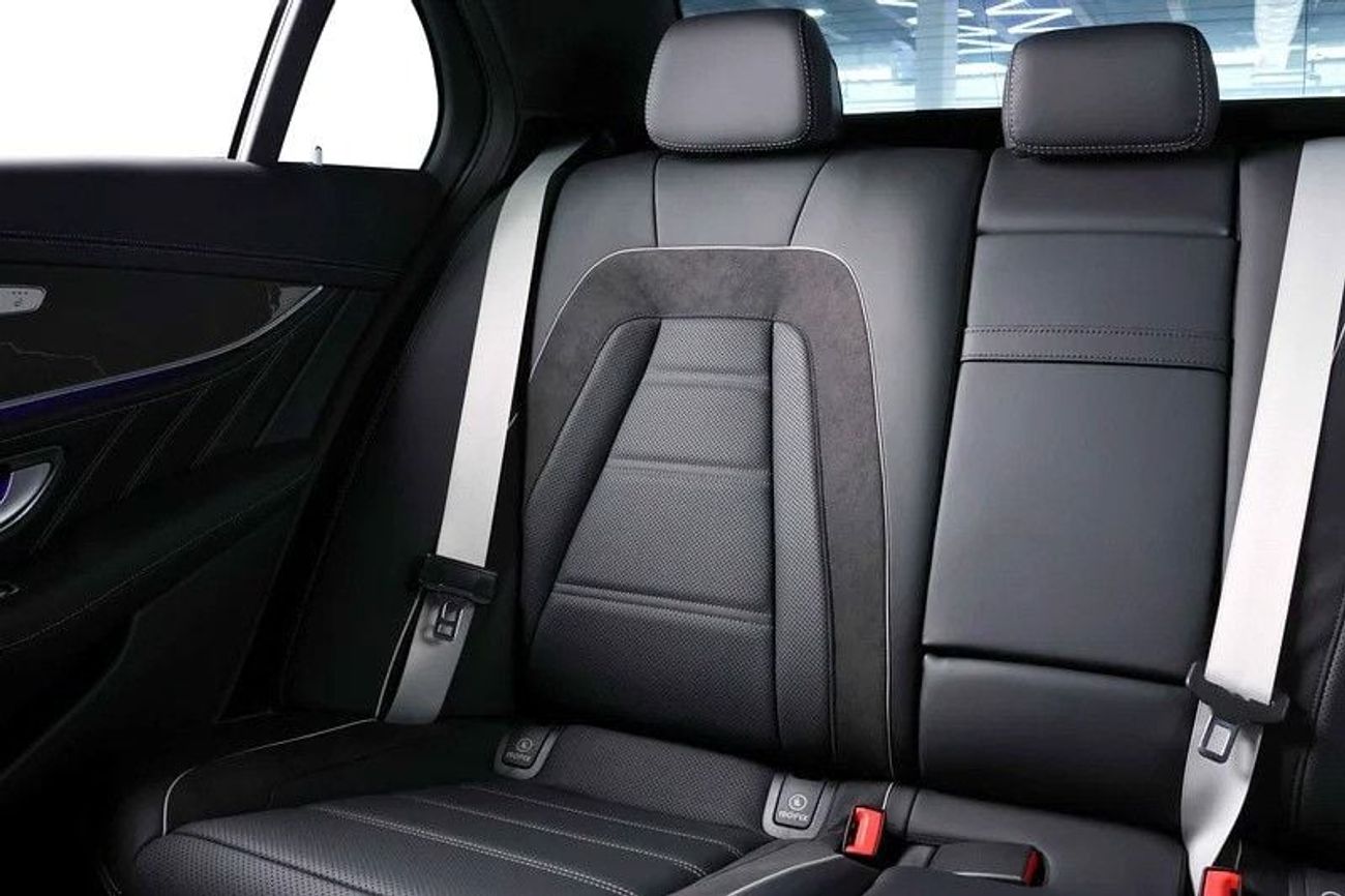 Mercedes-Benz E 63 S AMG Std 4.0L