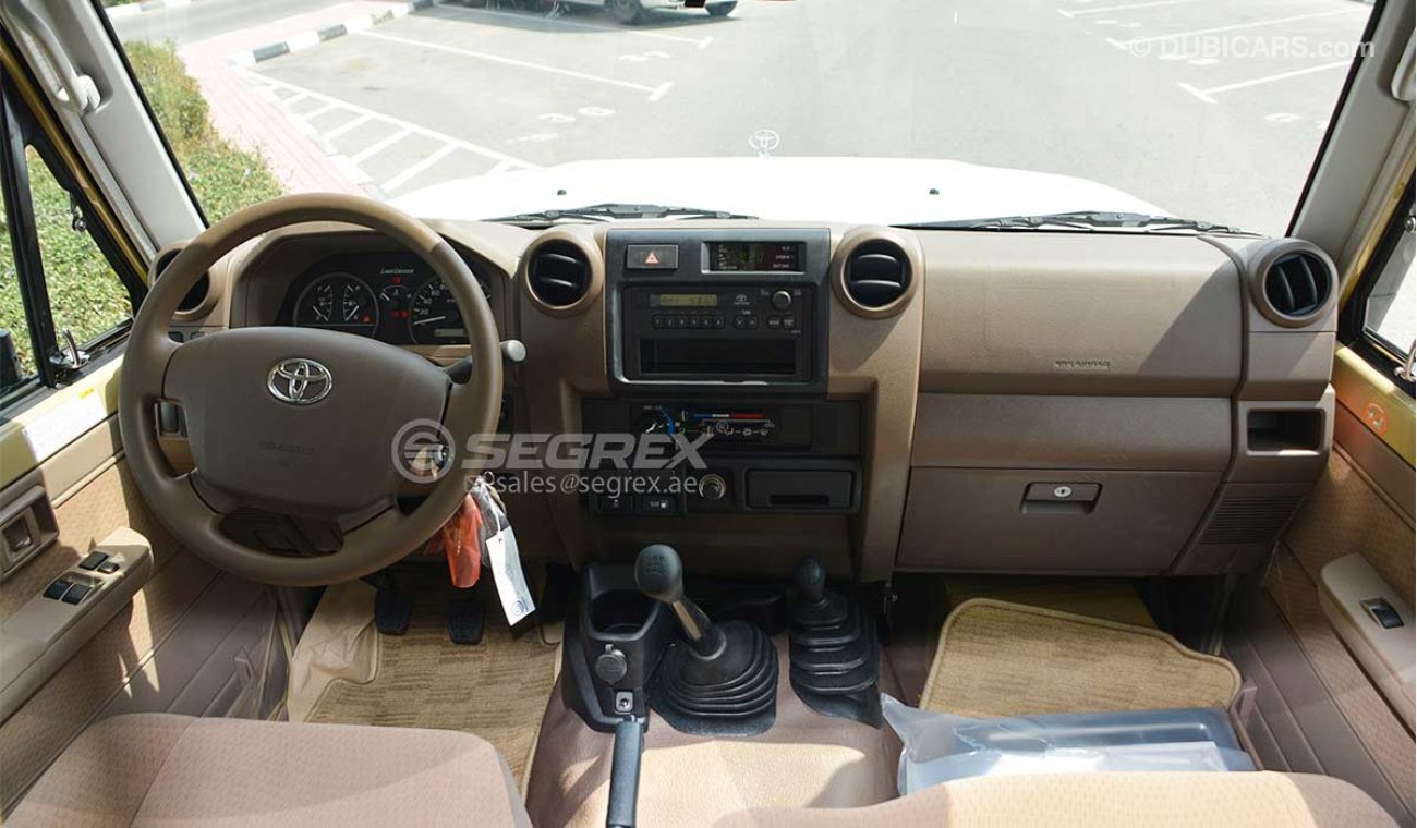 Toyota Land Cruiser Pick Up SC 79 4.5 DSL V8 WITH WINCH AND DIFF FULL OPTION