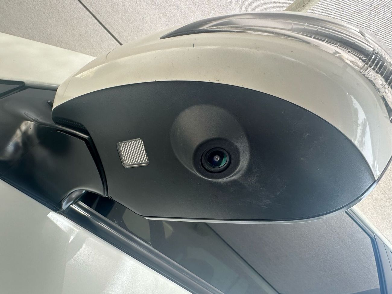 Toyota Land Cruiser VXR 5.7L AWD