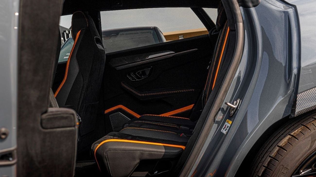 لامبورغيني اوروس 2024 Lamborghini Urus Performante | 4.0L Twin-Turbo V8 | 666 CV | 4,000 KM | Dealer Warranty