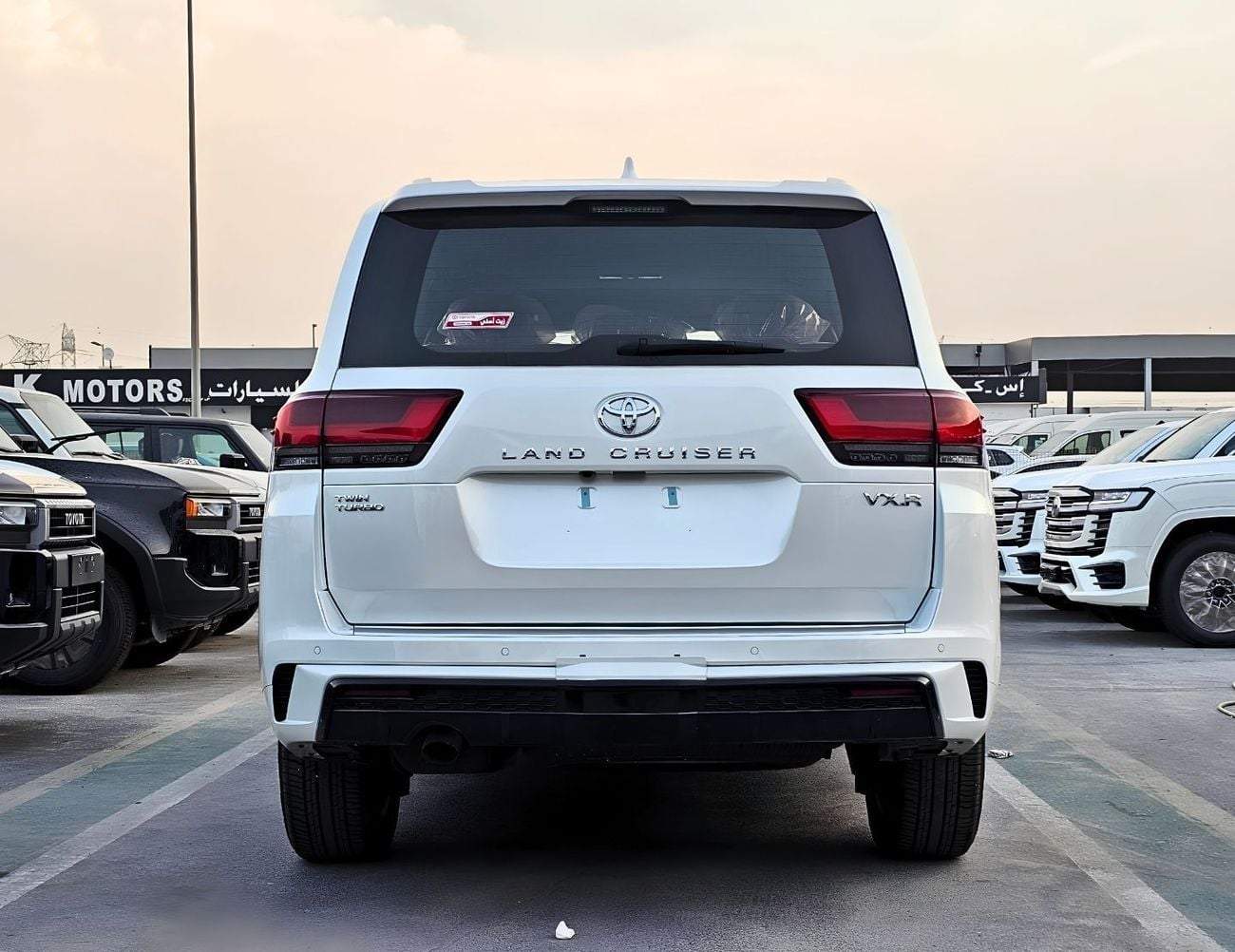 تويوتا لاند كروزر VXR TOYOTA LANDCRUISER LC300 VXR TWIN TURBO AURO KIT FULL OPTION SA PETROL AT 3.5L V6 4WD (CODE # VXRSAA