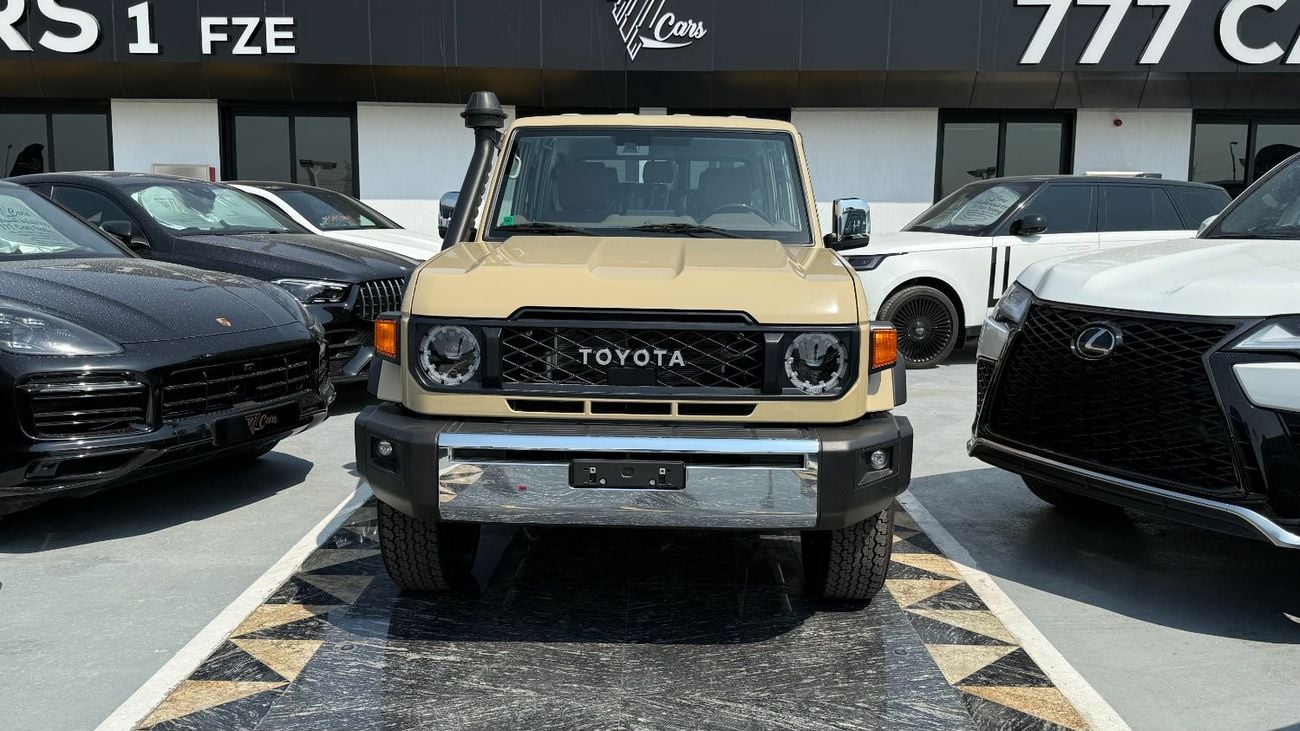 تويوتا لاند كروزر 70 TOYOTA LAND CRUISER HARD-TOP (70 SERIES) A/T 4.0L - 2025
