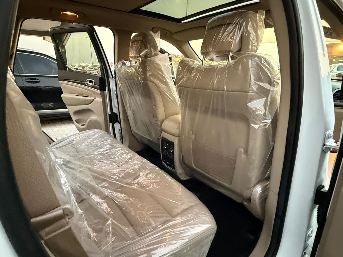 Jeep Cherokee LIMITED First Owner Top of the Line Limited Trim Excellent Condition